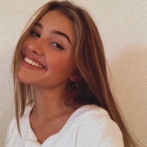 Meet your Posher, Elizabeth